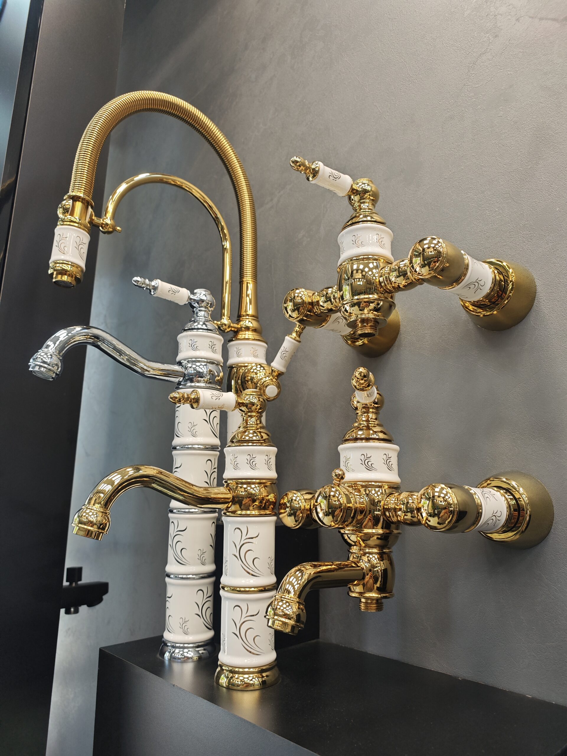 ست توکیو سفید طلایی